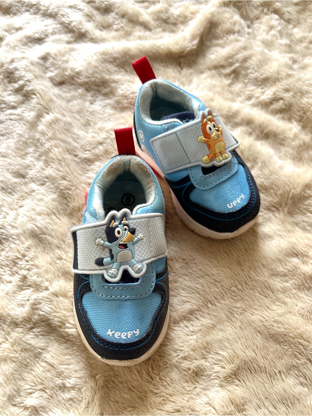 DISNEY BLUEY Kid's Light Up Keepy Uppy Sneakers Size 5
